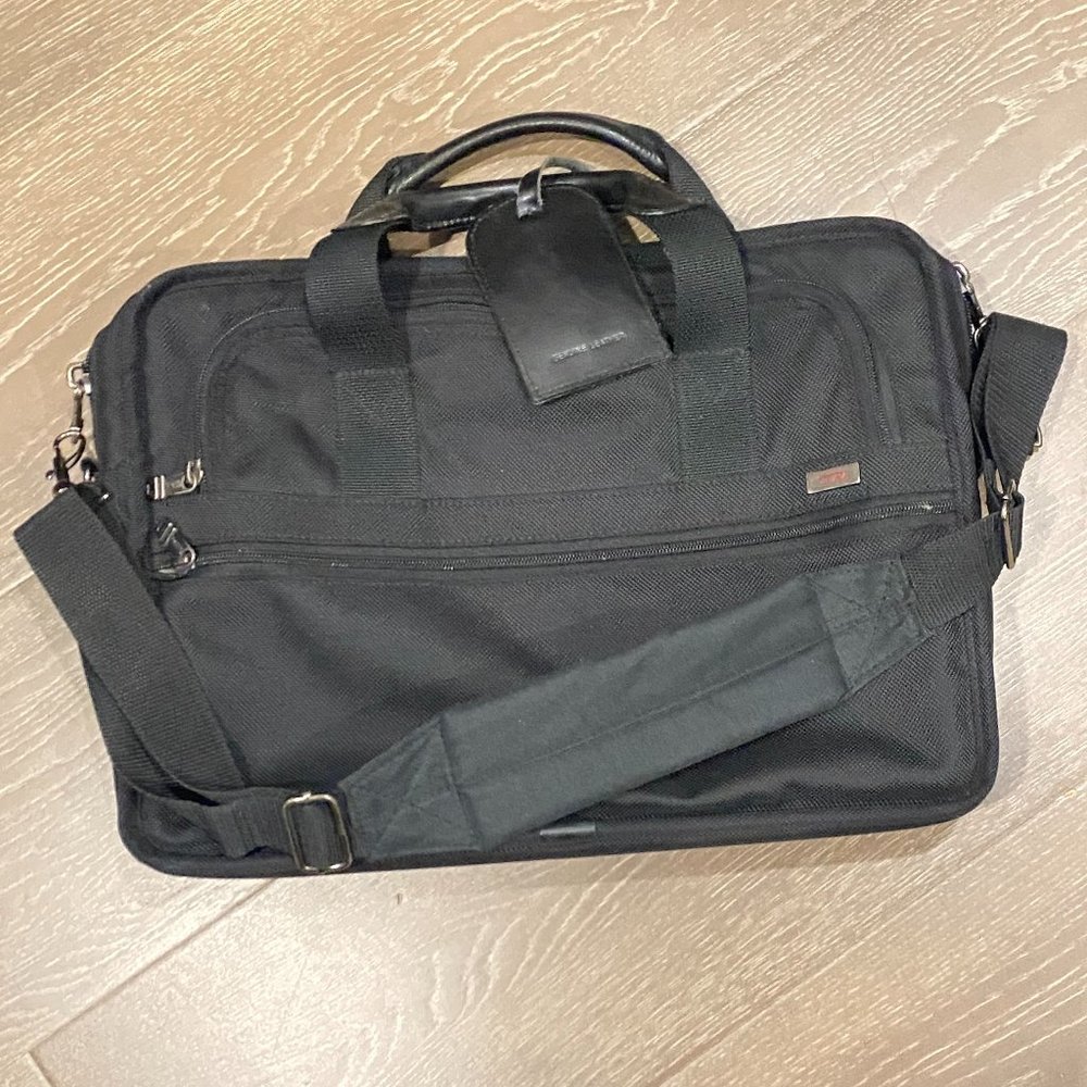 TUMI Slim Laptop Bag Briefcase Unisex design